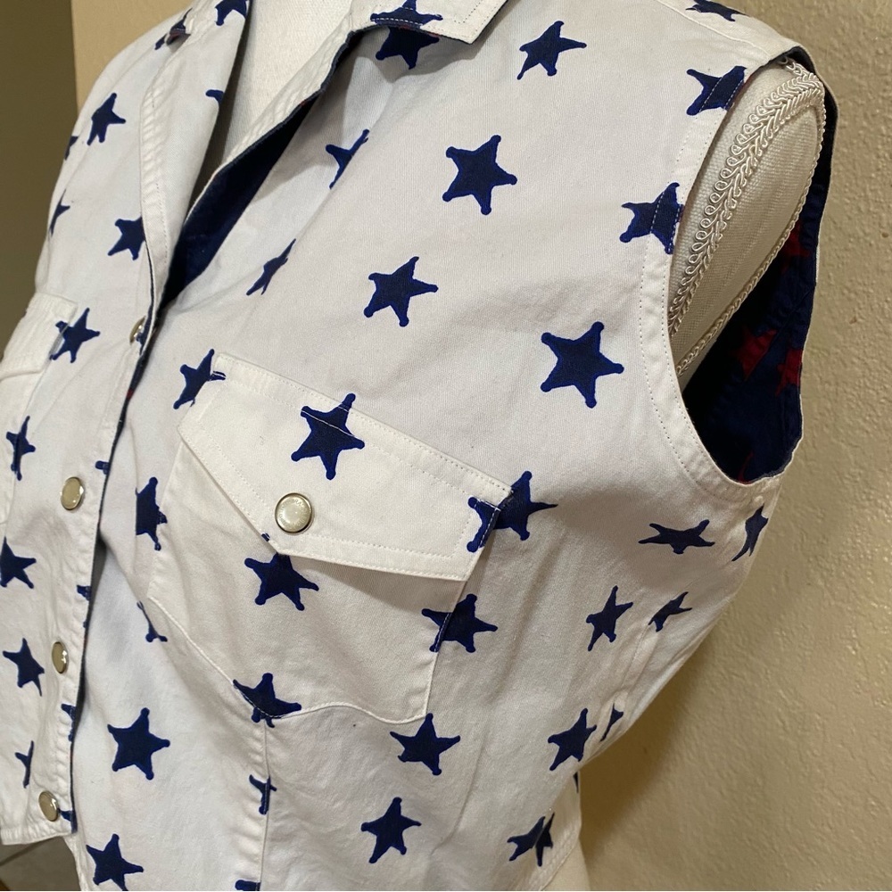 Wrangler Women’s Star Print Western Sleeveless Top - Picture 4 of 7